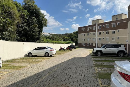 Garagem de apartamento para alugar com 2 quartos, 51m² em São Goncalo, Contagem