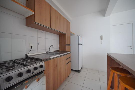 Cozinha de apartamento para alugar com 2 quartos, 65m² em Forquilhinhas, São José