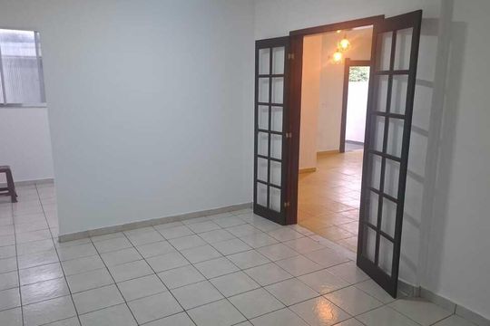 Sala de casa de condomínio para alugar com 2 quartos, 160m² em Pechincha, Rio de Janeiro