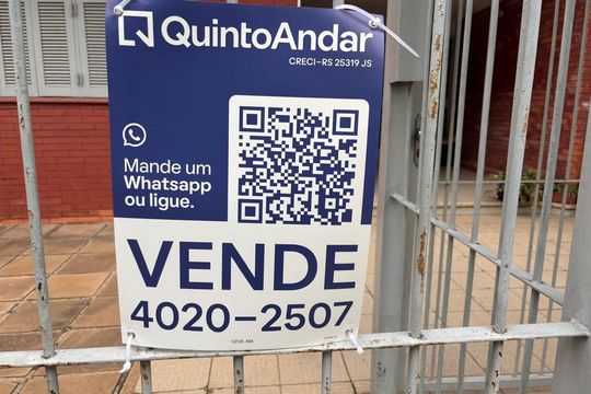 Placa de apartamento à venda com 1 quarto, 44m² em São Geraldo, Porto Alegre