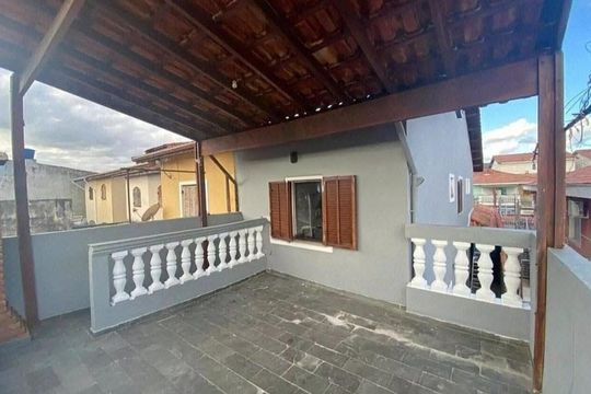 Área externa de casa à venda com 3 quartos, 180m² em Jardim Vila Galvao, Guarulhos