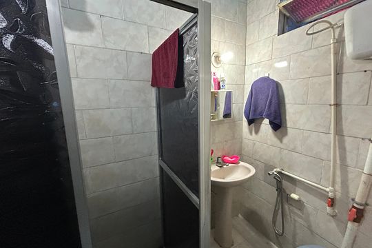 Banheiro de casa para alugar com 2 quartos, 80m² em Turiaçú, Rio de Janeiro