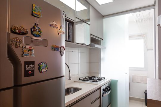 Cozinha  de apartamento à venda com 2 quartos, 42m² em Vila Galvão, Guarulhos