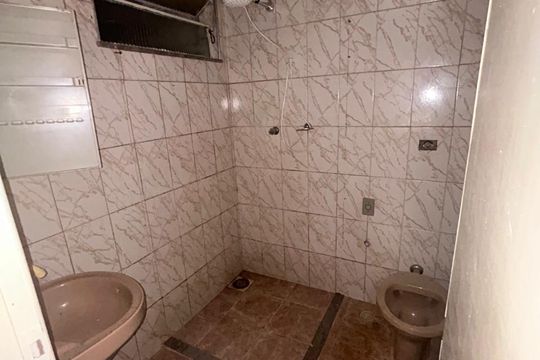 Banheiro de casa para alugar com 2 quartos, 40m² em Marumbi, Juiz de Fora