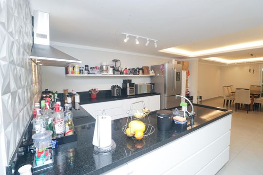 Cozinha de casa à venda com 4 quartos, 250m² em Santa Terezinha, Santo André