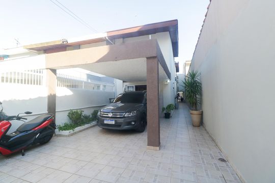 Garagem de casa à venda com 4 quartos, 250m² em Santa Terezinha, Santo André