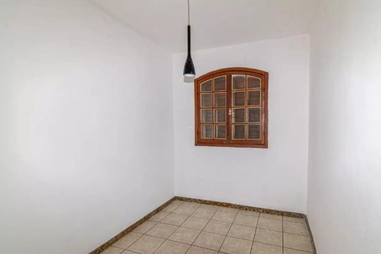 Quarto de casa para alugar com 3 quartos, 120m² em Alvorada, Contagem