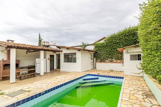 Área externa de casa para alugar com 3 quartos, 120m² em Alvorada, Contagem