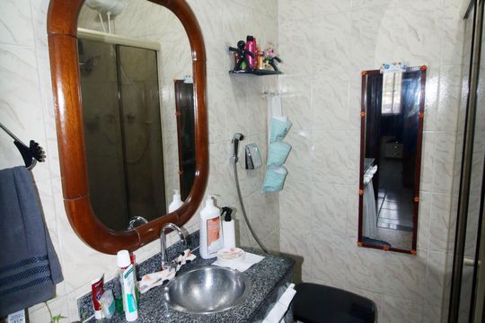 Banheiro Social de apartamento à venda com 3 quartos, 80m² em Cordovil, Rio de Janeiro