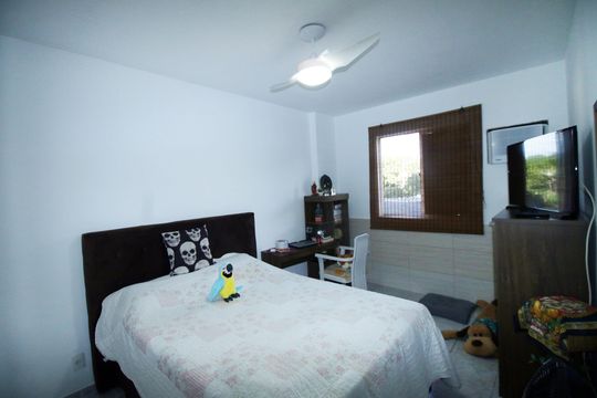 Quarto 1 de apartamento à venda com 3 quartos, 80m² em Cordovil, Rio de Janeiro