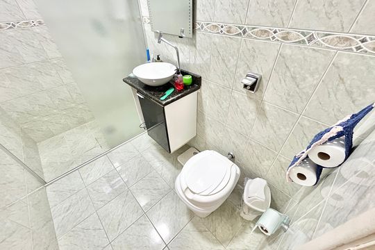 Banheiro de casa para alugar com 2 quartos, 130m² em Chora Menino, São Paulo