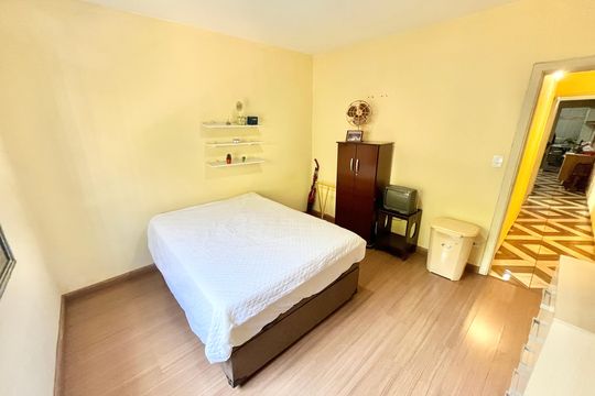 Quarto 1 de casa para alugar com 2 quartos, 130m² em Chora Menino, São Paulo