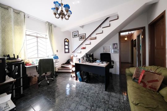 Casa à venda com 6 quartos, 330m² em Jardim Coimbra, São Paulo