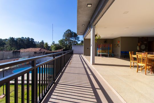 Área externa de casa para alugar com 4 quartos, 300m² em Gramado, Cotia