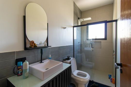 Banheiro da Suíte 2 de casa para alugar com 4 quartos, 300m² em Gramado, Cotia