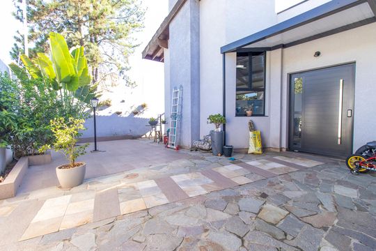 Garagem de casa para alugar com 4 quartos, 300m² em Gramado, Cotia