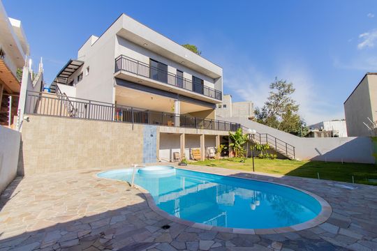 Casa para alugar com 4 quartos, 300m² em Gramado, Cotia