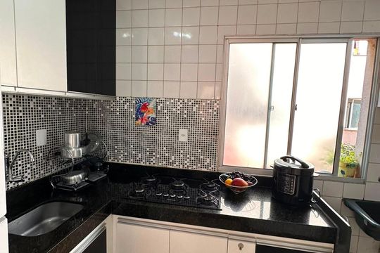 Cozinha de apartamento à venda com 2 quartos, 55m² em Vera Cruz, Belo Horizonte