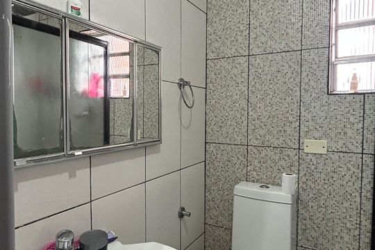 Banheiro Social de casa para alugar com 2 quartos, 175m² em Americanópolis, São Paulo