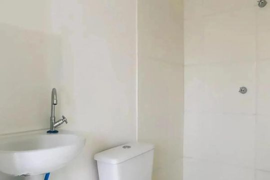 Banheiro de kitnet/studio para alugar com 1 quarto, 17m² em Vila Andrade, São Paulo