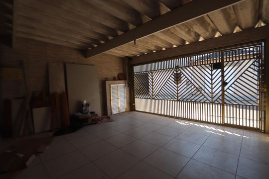 Garagem de casa para alugar com 3 quartos, 120m² em Vila Antonieta, São Paulo