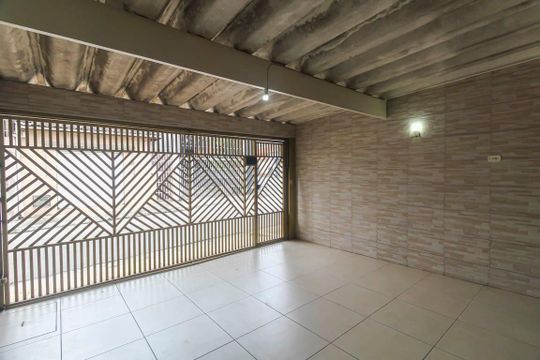 Garagem de casa para alugar com 3 quartos, 120m² em Vila Antonieta, São Paulo