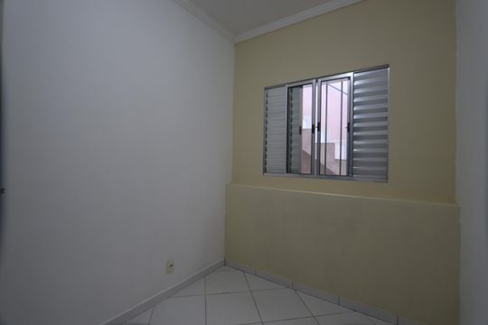 Quarto 3 de casa para alugar com 3 quartos, 120m² em Vila Antonieta, São Paulo