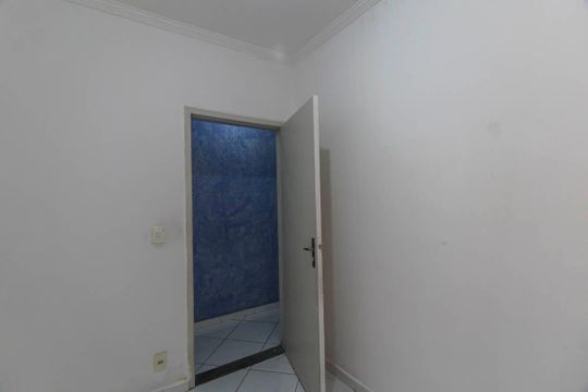 Quarto 3 de casa para alugar com 3 quartos, 120m² em Vila Antonieta, São Paulo