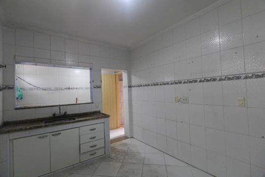 Cozinha de casa para alugar com 3 quartos, 120m² em Vila Antonieta, São Paulo