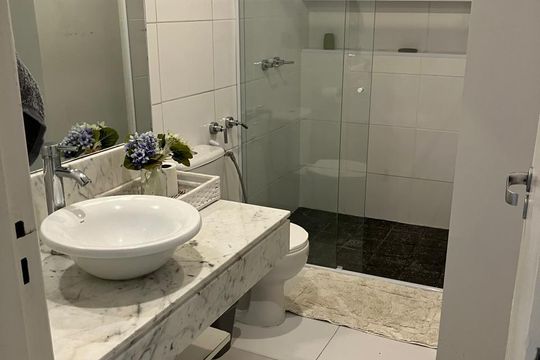Banheiro de apartamento para alugar com 3 quartos, 111m² em Itaim Bibi, São Paulo