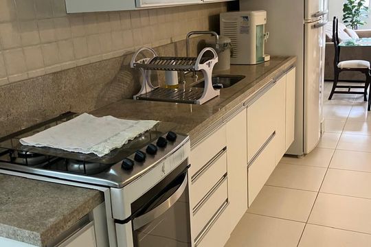 Cozinha de apartamento para alugar com 3 quartos, 111m² em Itaim Bibi, São Paulo