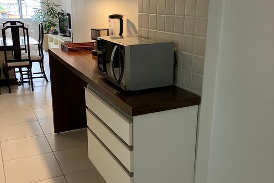 Cozinha de apartamento para alugar com 3 quartos, 111m² em Itaim Bibi, São Paulo