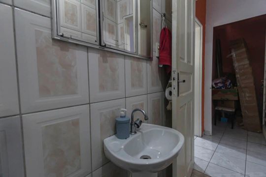 Banheiro 2 de casa à venda com 3 quartos, 195m² em Vila Antonieta, São Paulo