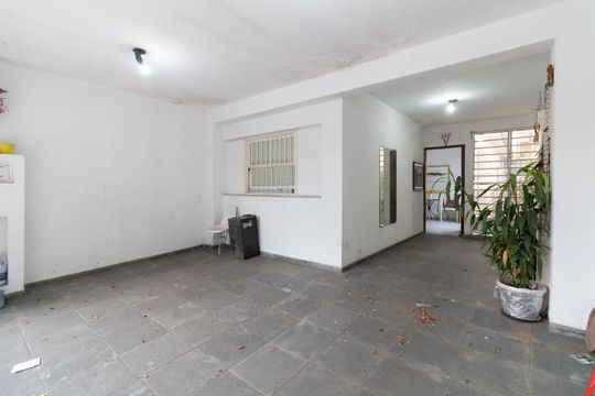 Garagem de casa à venda com 3 quartos, 140m² em Jardim Rosa Maria, São Paulo