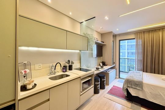 Cozinha  de kitnet/studio à venda com 1 quarto, 22m² em Jardim das Acacias, São Paulo