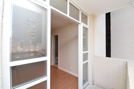 Sacada da Sala de apartamento à venda com 3 quartos, 87m² em Bigorrilho, Curitiba