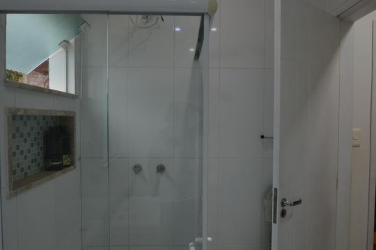 Banheiro da Suíte de casa à venda com 3 quartos, 154m² em Vila Valqueire, Rio de Janeiro