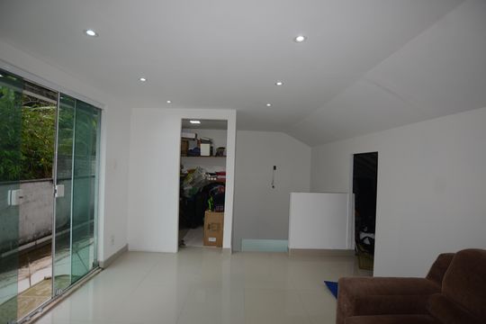 Academia de casa à venda com 3 quartos, 154m² em Vila Valqueire, Rio de Janeiro