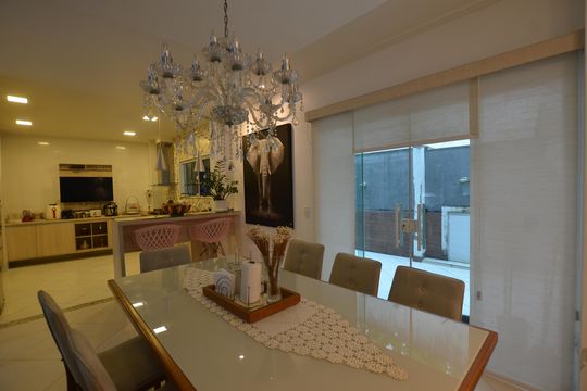 Sala de casa à venda com 3 quartos, 154m² em Vila Valqueire, Rio de Janeiro