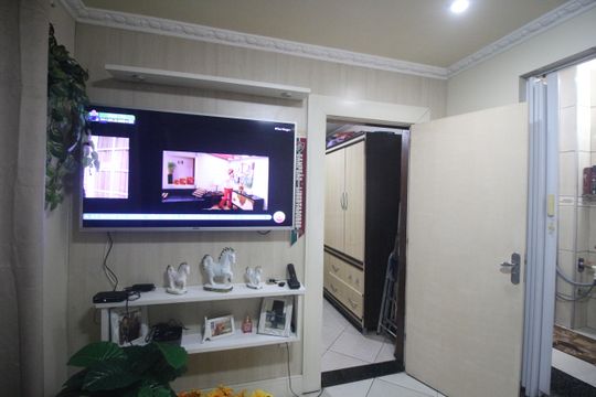 Sala de casa para alugar com 1 quarto, 55m² em Cabuís, Nilópolis