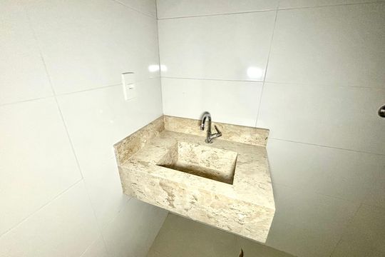 Banheiro  de apartamento à venda com 2 quartos, 44m² em Água Fria, São Paulo