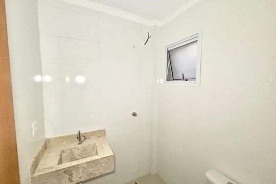 Banheiro  de apartamento à venda com 2 quartos, 44m² em Água Fria, São Paulo
