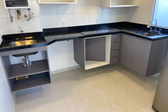 Cozinha de apartamento para alugar com 1 quarto, 50m² em Vila Sonia, São Paulo