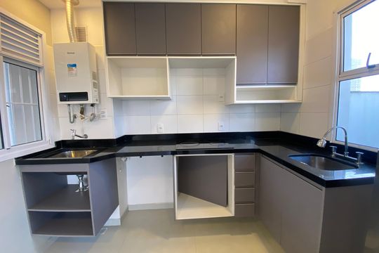 Cozinha de apartamento para alugar com 1 quarto, 50m² em Vila Sonia, São Paulo