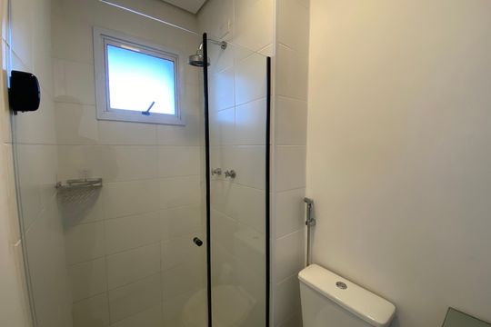 Banheiro  de apartamento para alugar com 1 quarto, 50m² em Vila Sonia, São Paulo