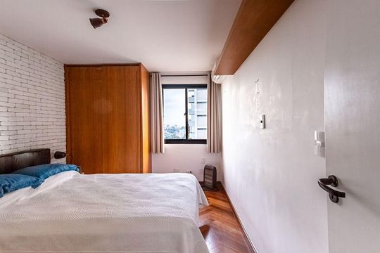 Quarto de apartamento à venda com 1 quarto, 84m² em Vila Madalena, São Paulo
