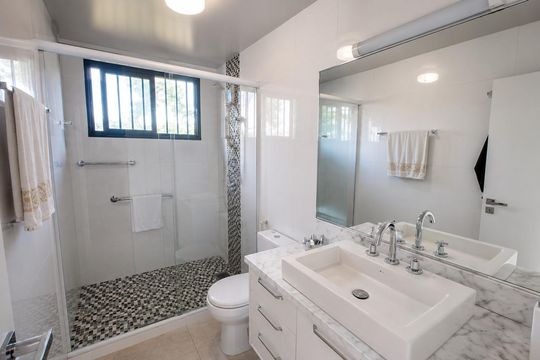 Banheiro 2 de casa para alugar com 3 quartos, 200m² em Pedra Branca, Palhoça