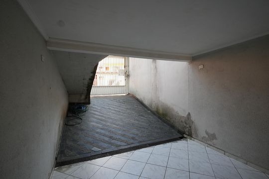 Garagem de casa para alugar com 2 quartos, 165m² em Parque das Nações, Santo André