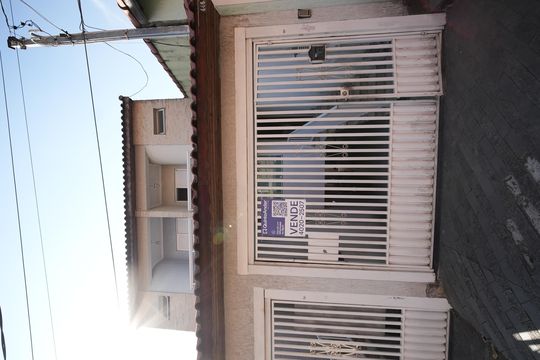 Fachada de casa para alugar com 2 quartos, 165m² em Parque das Nações, Santo André