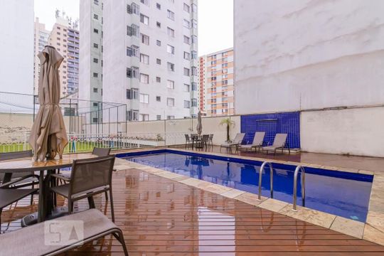 Piscina de apartamento à venda com 2 quartos, 55m² em Liberdade, São Paulo